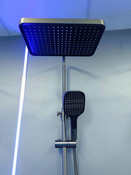 Bộ Vòi sen tắm đứng, Sen cây tắm đứng SC 048B