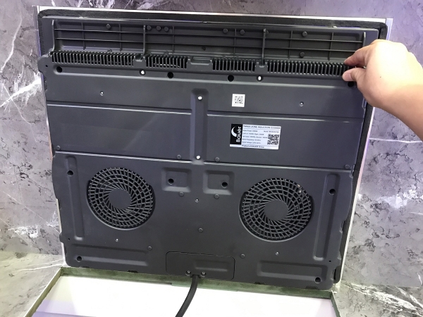 Bếp từ 3 vùng nấu Bauer BEU630GT2E