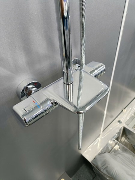 Bộ Vòi sen tắm đứng, Sen cây tắm đứng SC 019