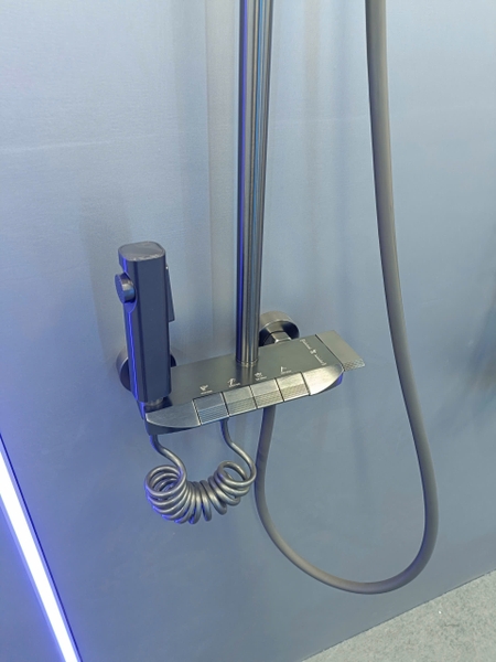 Bộ Vòi sen tắm đứng, Sen cây tắm đứng SC 048B