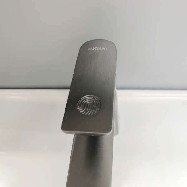 Vòi Lavabo Nóng Lạnh V36