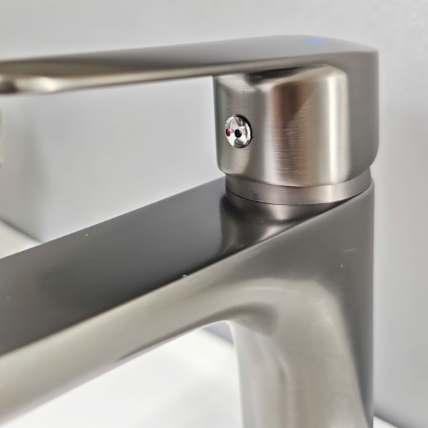 Vòi Lavabo Nóng Lạnh V37