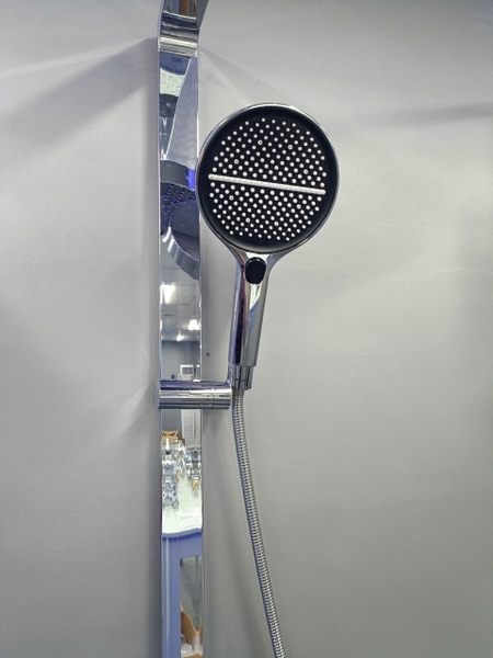 Bộ Vòi sen tắm đứng, Sen cây tắm đứng SC 100