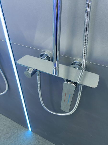 Bộ Vòi sen tắm đứng, Sen cây tắm đứng SC 050