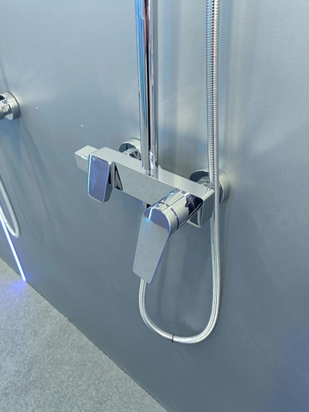 Bộ Vòi sen tắm đứng, Sen cây tắm đứng SC 003T