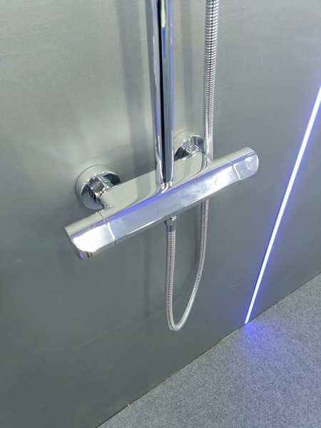 Bộ Vòi sen tắm đứng, Sen cây tắm đứng SC 015