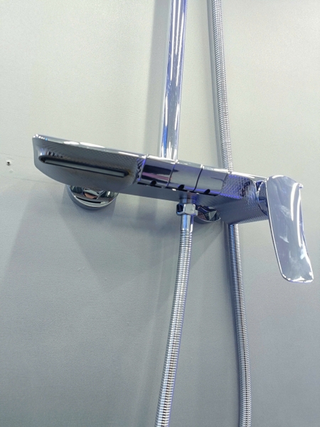 Bộ Vòi sen tắm đứng, Sen cây tắm đứng SC 054