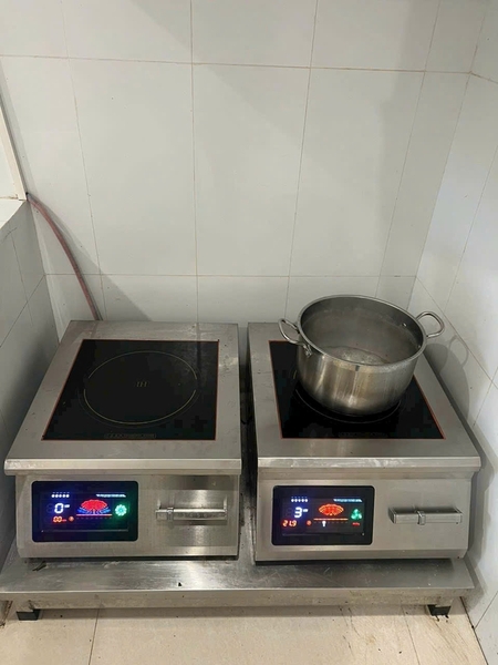 Bếp từ công nghiệp phẳng 8kw 8000w 3 pha 380V/50hz