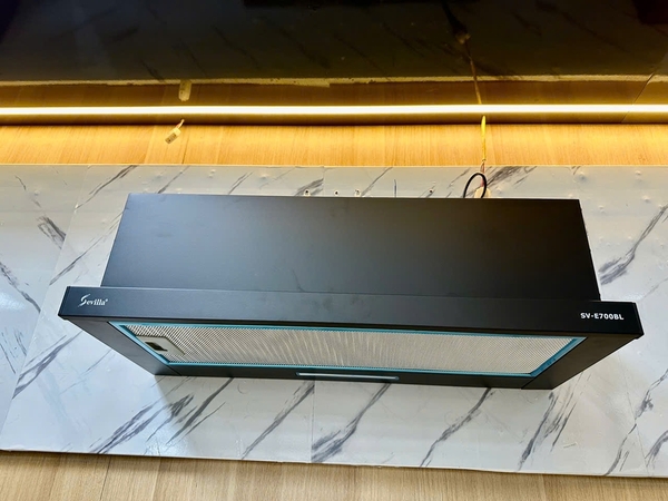 Máy hút mùi Sevilla E700BL