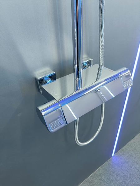 Bộ Vòi sen tắm đứng, Sen cây tắm đứng khóa nhiệt đô SC 044