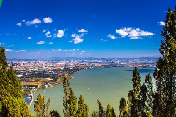 Hồ Điền Trì – Biểu tượng của du lịch Côn Minh, Trung Quốc