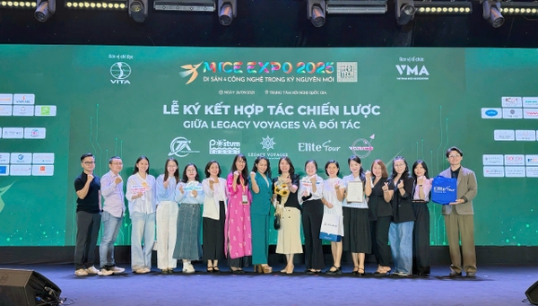 Elite Tour ký kết hợp tác chiến lược cùng Dolphin Halong Cruise 5*