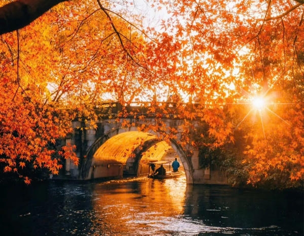 Những địa điểm du lịch đẹp nhất Hàng Châu mùa thu