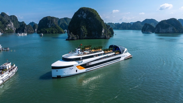 Bảng giá du thuyền Dolphin Hạ Long theo giai đoạn mới nhất