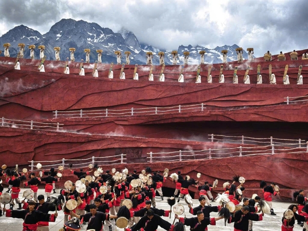 điệu múa dân tộc trong Ấn Tượng Lệ Giang