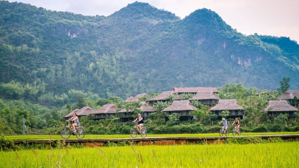 Review Maichau Hideaway - Khu resort đẹp tựa tiên cảnh giữa lòng hồ Hòa Bình 2