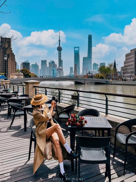 ngắm cảnh sông Hoàng Phố mùa thu