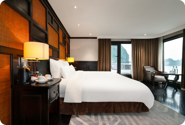 Phòng Suite du thuyền Ambassador Day Cruise