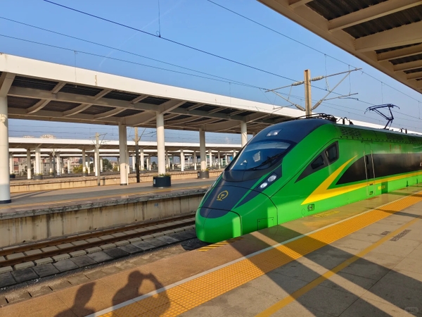 Tàu cao tốc đi Côn Minh - Núi tuyết Kiệu Tử