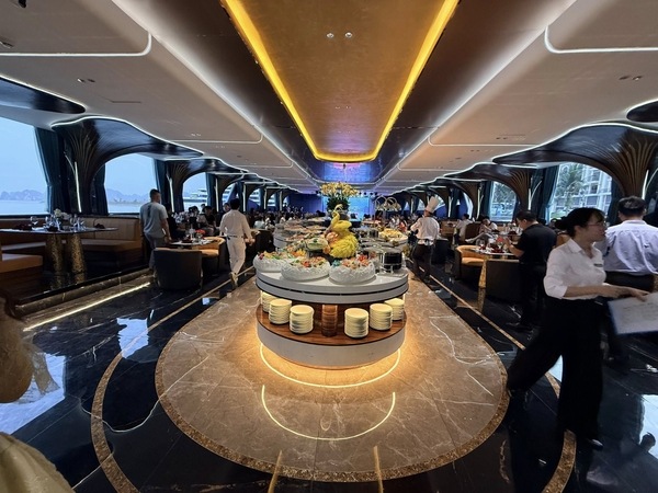 Nhà hàng Oceania du thuyền Catherine Horizon 6 sao