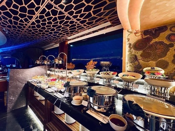 hải trình ăn tối du thuyền Catherine Horizon