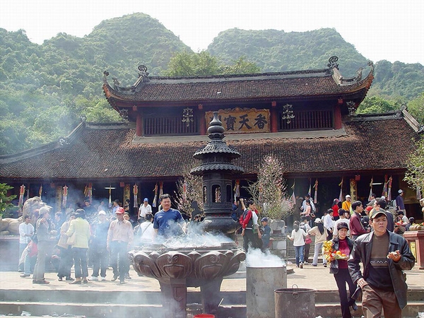 5 Địa điểm lễ chùa cầu may cho chuyến đi du xuân đầu năm 7