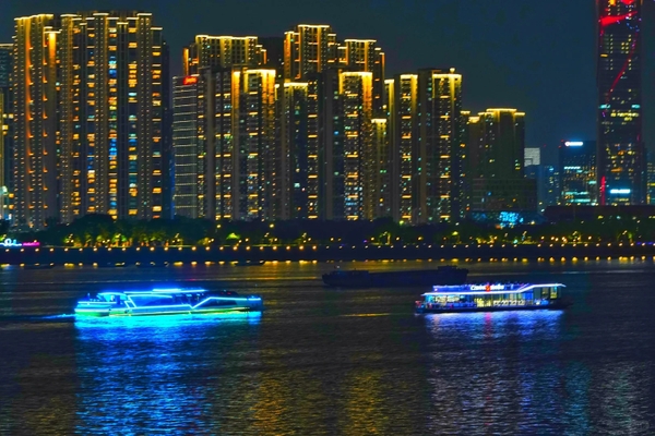 Du thuyền trên sông Tiền Đường, Hàng Châu