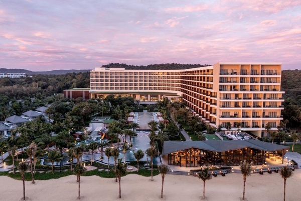 Top 10 Resort có bãi biển đẹp nhất Phú Quốc Crown Plaza
