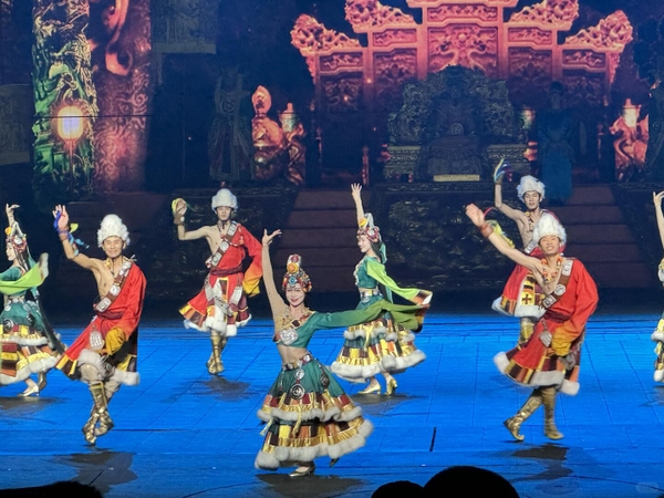 Cửu Trại Câu Thiên Cổ Tình 13