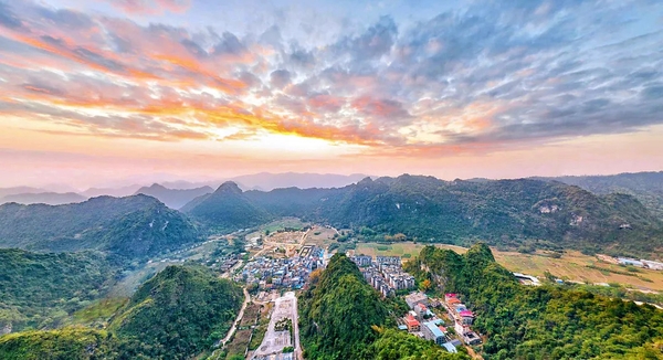 Đại Liên, Bằng Tường