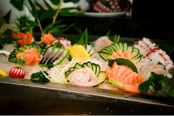 ẩm thực Luna Halong có gì