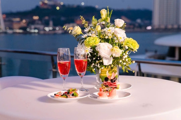 Dịch vụ phát sinh khi đi tàu Luna