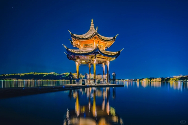 Tây Hồ Hàng Châu buổi tối