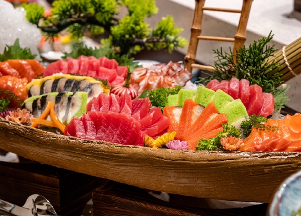 Đặt voucher du thuyền Dolphin Hạ Long ở đâu?