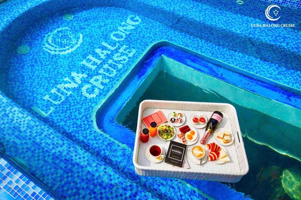 Tàu Luna có gì HOT