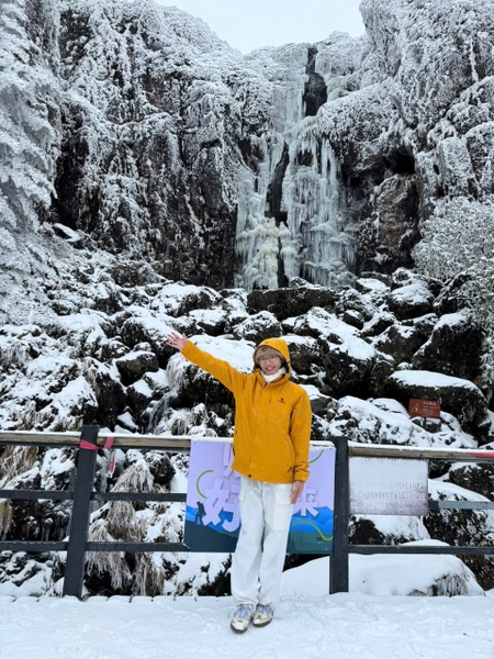 Check in thác băng Núi tuyết Kiệu Tử