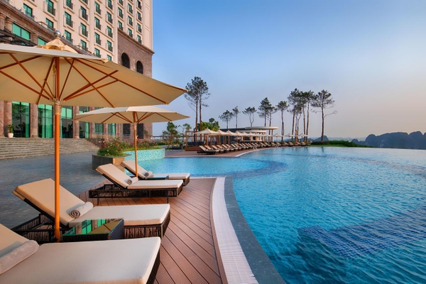 Review Top 10 Resort/Khách Sạn Đẹp Nhất Hạ Long 9