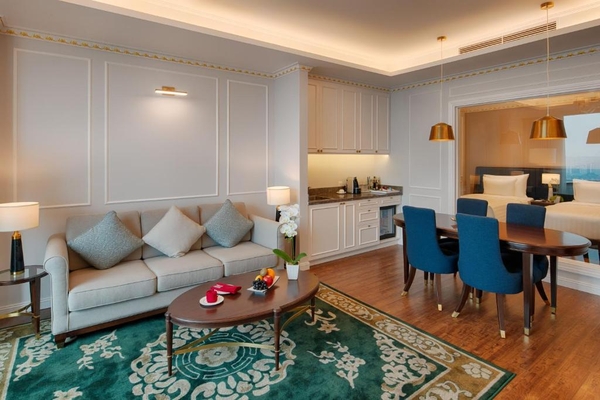 Grand Suite Golf View FLC Ha Long