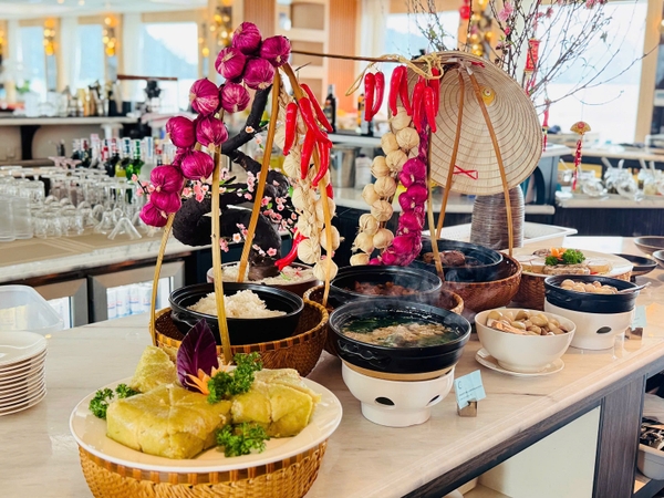 Không gian ẩm thực du thuyền Luna Halong