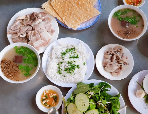 Kinh nghiệm du lịch xứ hoa vàng cỏ xanh – Phú Yên 25