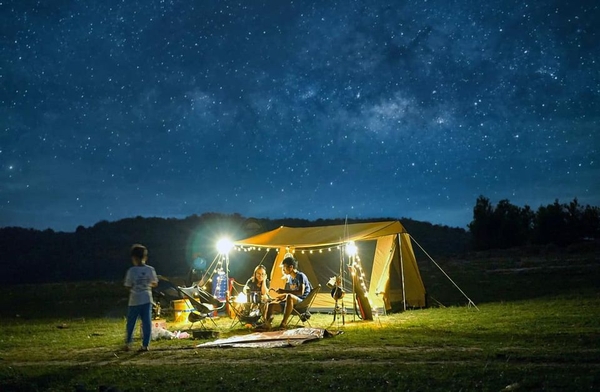 Xu hướng du lịch mới của giới trẻ - Glamping 15