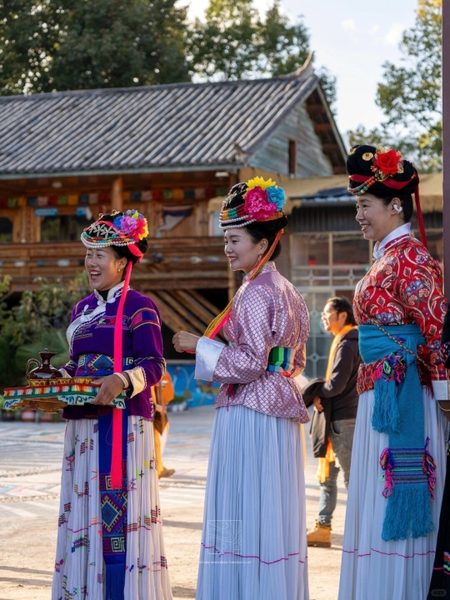 làng bên hồ Lugu