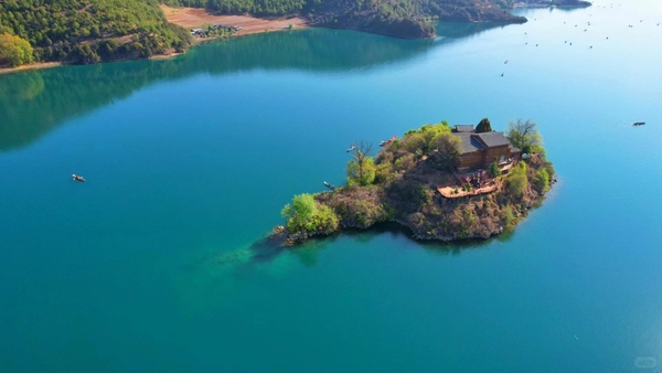 đảo Công Chúa hồ Lugu