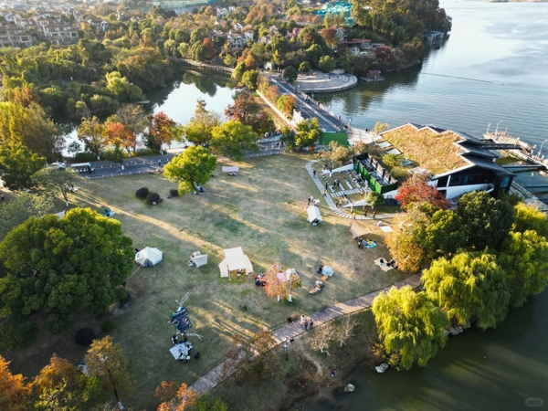 cắm trại hồ Thanh Sơn