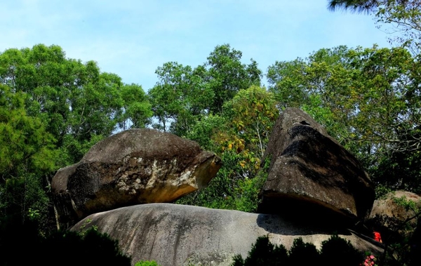 hòn Trống Mái Sầm Sơn