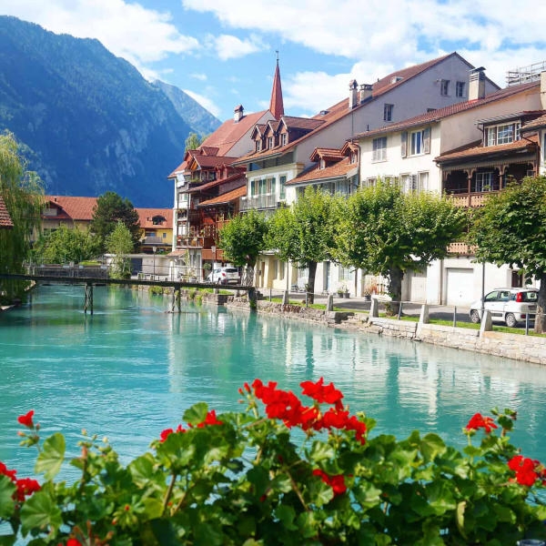 Những ngôi làng đẹp nhất Thụy Sĩ - Interlaken 01 Những ngôi làng đẹp nhất Thụy Sĩ - Interlaken 01