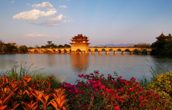 Cầu Song Long Thập Thất Khổng 