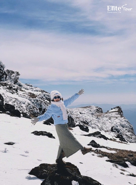 Bí quyết phòng ngừa say độ cao và an toàn khi leo núi tuyết Kiệu Tử