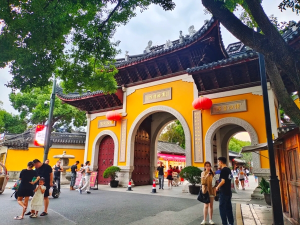 cửa vào Hàn Sơn Tự