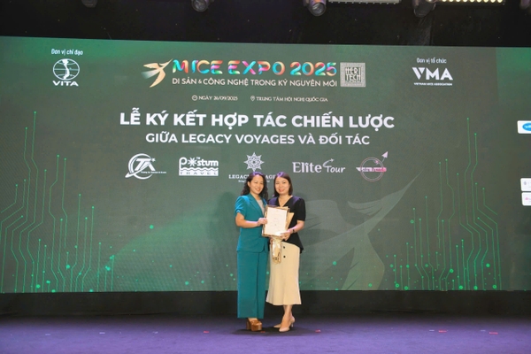 ký kết hợp tác chiến lược Elite Tour và Dolphin Halong Cruise